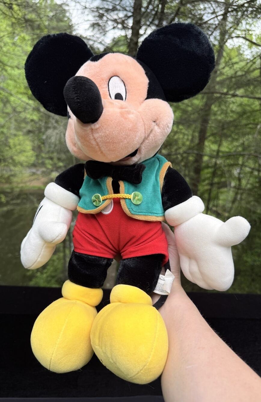 VTG 1999 Disney Store A Season to Remember Winter Mickey Mouse Plush 19" EUC